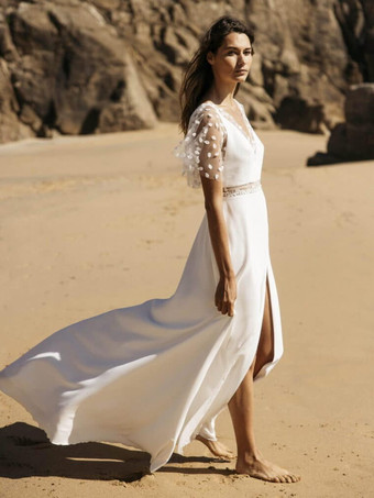 アイボリーシンプルなウェディングドレス レース Vネック 半袖 スリットフロント ボールガウン 30cm ブライダルガウン