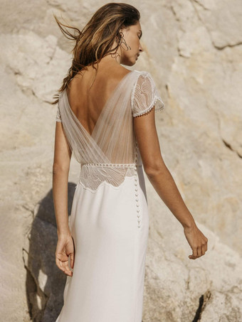 ボヘミアンウェディングドレス ストレッチクレープ 刺繍入り ボールガウン スイープ ナチュラルウエスト バックレス ショートスリーブ Vネック アイボリー