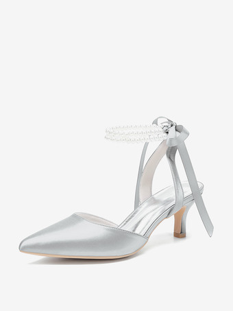 シルバー アイボリーのウェディングシューズ サテンの尖ったつま先 パールのリボン アンクルストラップ ブライダル プロムシューズ