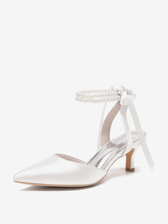 アイボリーアイボリーのウェディングシューズ サテンの尖ったつま先 パールのリボン アンクルストラップ ブライダル プロムシューズ