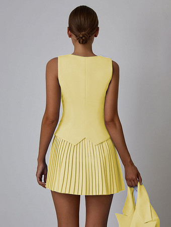 スリムフィットベストとプリーツスカートのツーピースコーデセット（レディース）夏コーデ 2025