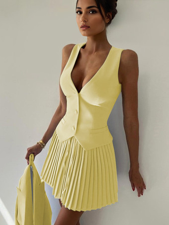 イエロースリムフィットベストとプリーツスカートのツーピースコーデセット（レディース）夏コーデ 2025