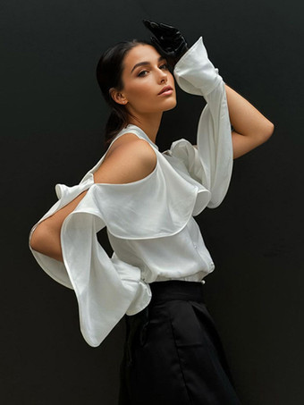 パールボタン付きフリルブラウス、オープンスリーブ、エレガントなホワイト春トップス（レディース）2025