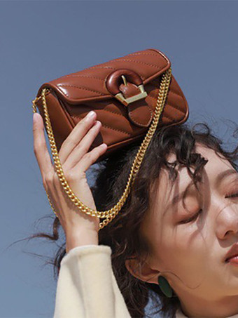 チェーン付きクロスボディバッグ スクエアフラップバッグ レディース 2025
