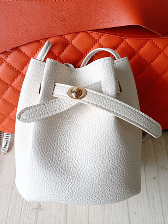 ホワイト フェイクレザー バケットバッグ 巾着 クロスボディバッグ レディース 2025