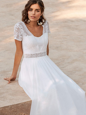 ホワイトシンプルなウェディングドレス、ボールガウン、デザインネックライン、半袖、レースのブライダルドレス