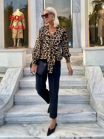 ヒョウ柄ブラウス（タイディテール付き）Vネックランタンスリーブトップス（レディース）2025