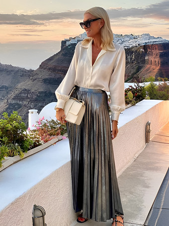 シルバー ランタンスリーブブラウスとプリーツマキシスカートのツーピースセット バケーション用女性服 2025