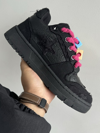 Zapatillas de skate negras con punta redonda y cordones para mujer