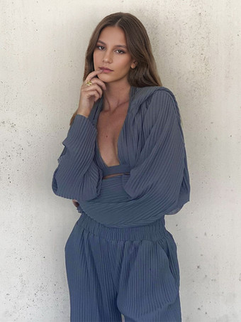 フード付きトラックスーツとブラとパンツのカジュアルツーピースコーデセット（レディース春コーデ2025）