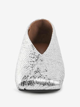 Silberne Ballerinas mit Pailletten und quadratischer Zehenpartie zum Reinschlüpfen