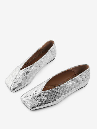 Silberne Ballerinas mit Pailletten und quadratischer Zehenpartie zum Reinschlüpfen