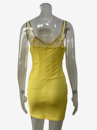 ソフトピンクのミニスリップドレス、スパゲッティストラップ、ルーシュボディコンドレス（レディース）2025