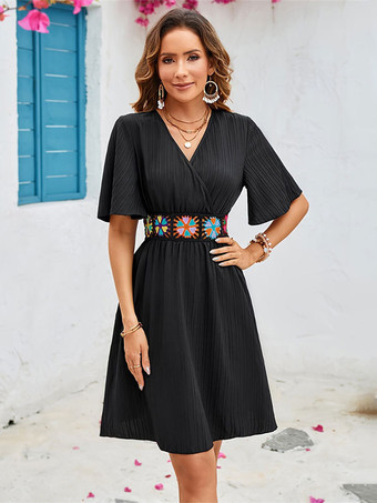 黒のミディドレス Vネック プリーツ サマードレス レディース 2025