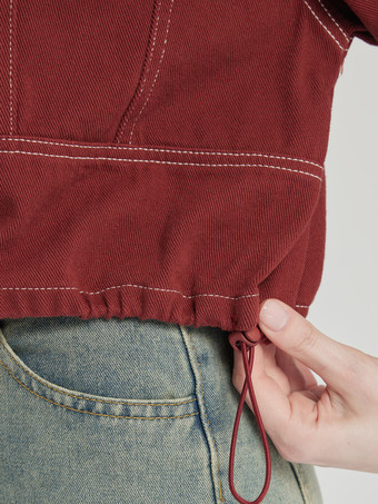 Giacca in denim rosso mattone con collo rovesciato capospalla primaverile per donna 2025