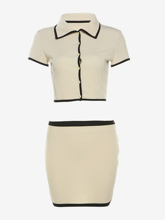 コントラストのあるツーピースコーデセット クロップトップとミニスカートの夏コーデ（レディース 2025年版）