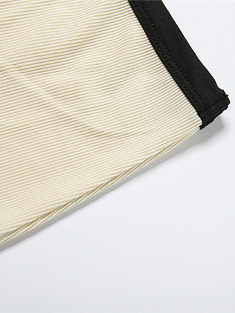 コントラストのあるツーピースコーデセット クロップトップとミニスカートの夏コーデ（レディース 2025年版）