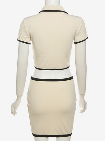 コントラストのあるツーピースコーデセット クロップトップとミニスカートの夏コーデ（レディース 2025年版）