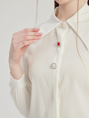 スタイリッシュなボタン付きホワイトシャツ ターンダウンカラー オフィス用トップス レディース