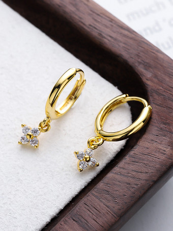 女性のための小さな花のイヤリング 2025