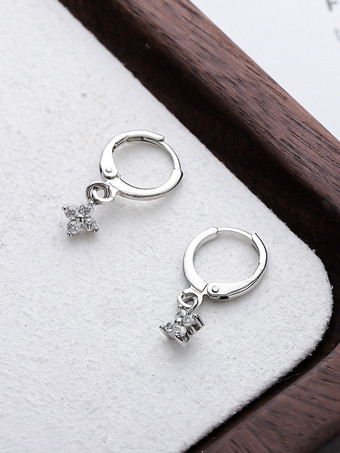 シルバー 女性のための小さな花のイヤリング 2025