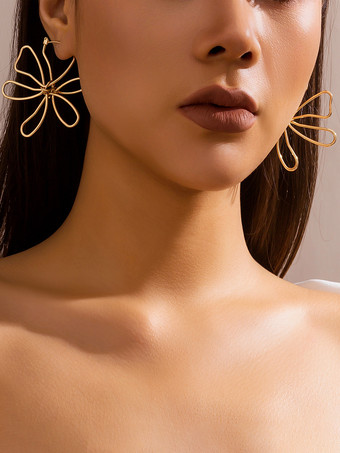 女性のためのシンプルな花の形のイヤリング 2025