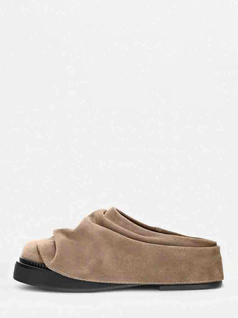 Color almendra claroMocasines de ante con punta cuadrada y fruncido para mujer