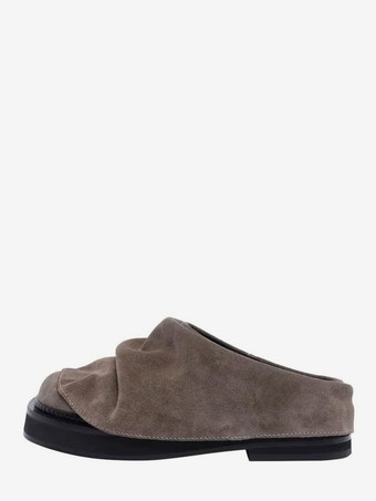 Color almendra oscuroMocasines de ante con punta cuadrada y fruncido para mujer