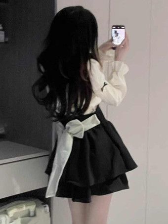 Conjunto de dos piezas de subcultura Lolita: blusa de encaje de manga larga y falda hasta la rodilla disfraces de cosplay de inspiración escolar.