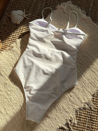 2025年夏向けヒトデ装飾付きカットアウトワンピース水着