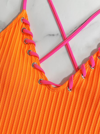 2025年夏のビーチに最適なセクシーなVネックワンピース水着