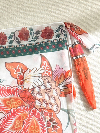 2025年夏向け花柄プリントビキニとサロンラップスカートの3点セット