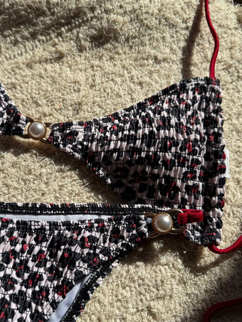 2025年夏のヒョウ柄ビキニ水着