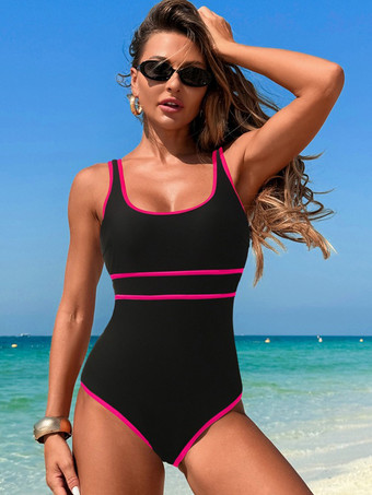 ローズレッド夏のビーチにぴったりのシンプルなワンピース水着 2025