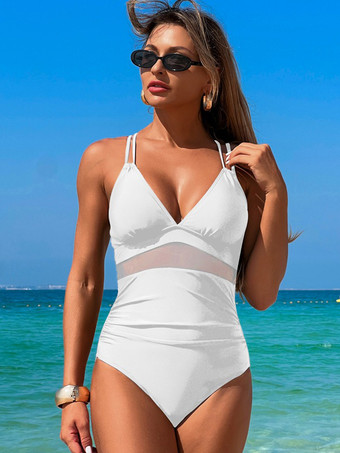 夏のビーチに最適なオープンバックのシンプルなワンピース水着 2025