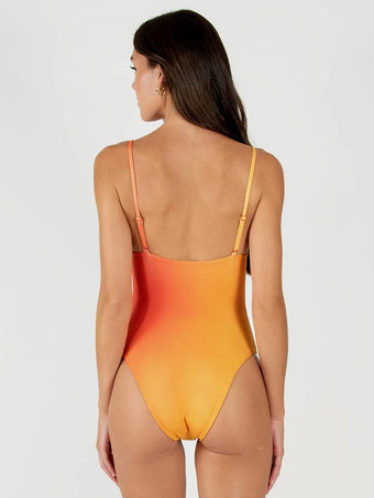 グラデーションワンピース水着とビーチサロンスカートカバーアップセット 2025