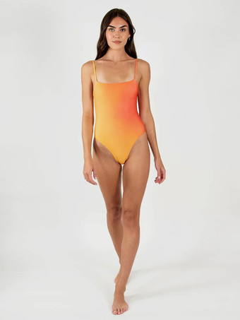 グラデーションワンピース水着とビーチサロンスカートカバーアップセット 2025