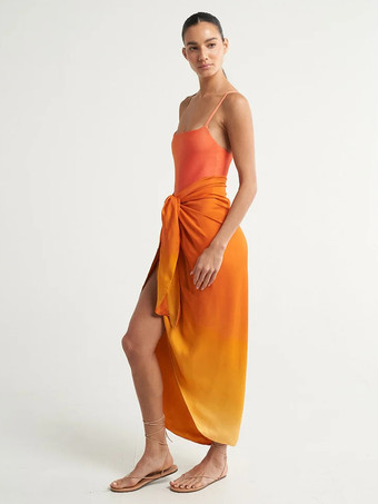 グラデーションワンピース水着とビーチサロンスカートカバーアップセット 2025