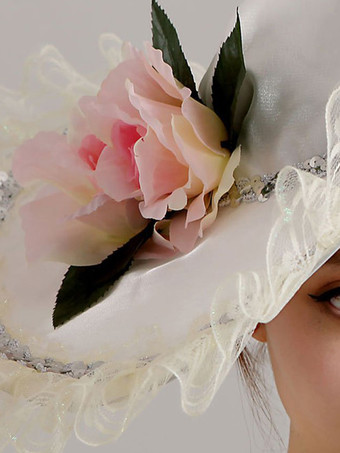 1800年代の女性はパーティー用のつばの広いビクトリア朝の帽子を懐かしむ