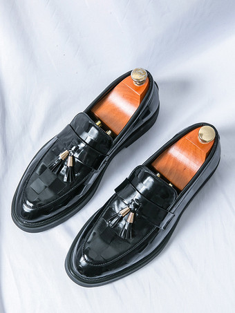ブラック メンズ タッセルローファー スリッポン ポインテッドトゥ ペニーシューズ パテントスプライスデザイン ローヒール パーティーシューズ