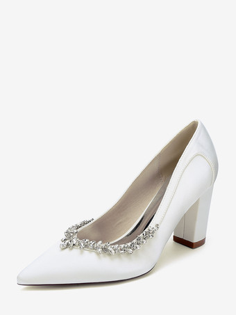 アイボリー サテンのウェディングシューズ、ポインテッドトゥ、ラインストーン、チャンキーヒールのブライダルシューズ