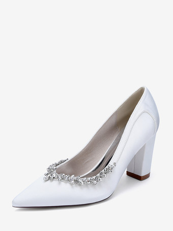 ホワイト サテンのウェディングシューズ、ポインテッドトゥ、ラインストーン、チャンキーヒールのブライダルシューズ