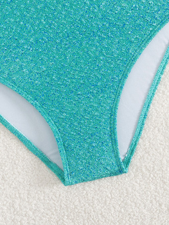 2025年夏、キーホールカットアウトが施されたキラキラ輝くワンピース水着