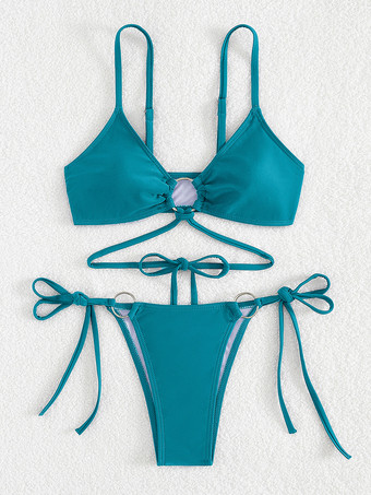 フロントリングディテールの無地ビキニ、調節可能なサイドタイ付き、2025年夏