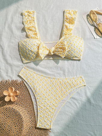 夏のビーチにぴったりなイエローのチェック柄フリルストラップビキニ（2025年）