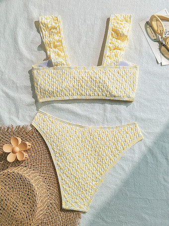 夏のビーチにぴったりなイエローのチェック柄フリルストラップビキニ（2025年）