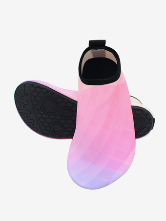 ピンク水彩プリントのユニセックスビーチソックス 2025