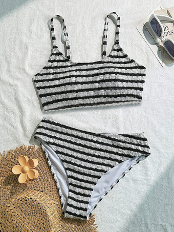 ストライプビキニのセクシーなツーピース水着（夏のビーチ用、2025年）