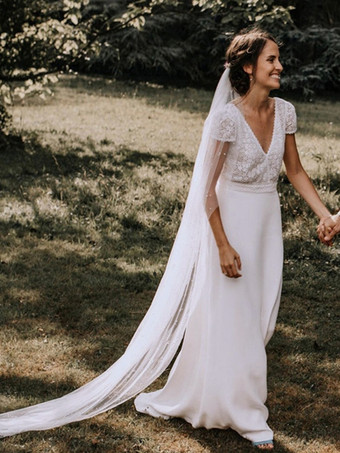 ボヘミアンウェディングドレス レース レース ボールガウン スイープ ナチュラルウエスト ウェディングドレス 機能的なボタン 半袖 Vネック アイボリー