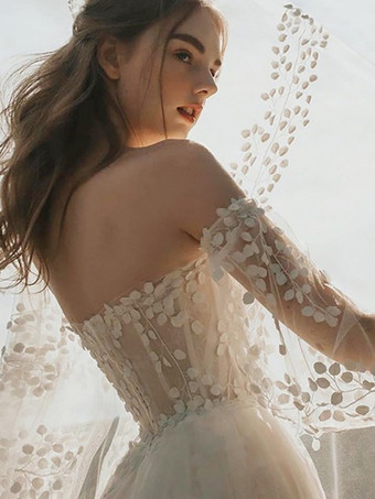 ウェディングドレス レース スウィートハートネック 7分袖 トレーン付き レース ブライダルガウン